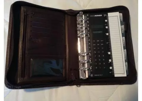 Day Runner Professional Pad Holder w/Calculator – 3 ½" x 6 3/4" Sheet Size